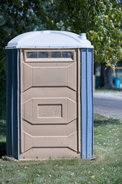 Portable Toilet Options We Offer in Ellington, MO